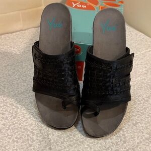 Yuu Yu Judy Black Woven Women's Sandals